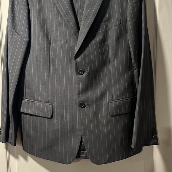 Prada, Gray Pinstriped Two Button Wool Mohair Fitted Suit and pants 40 32.5x28 - Picture 2 of 8